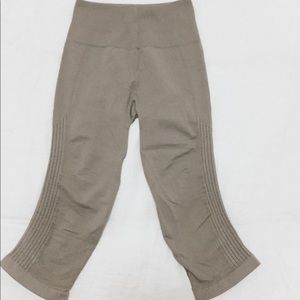 Lululemon Crop Leggings Grey